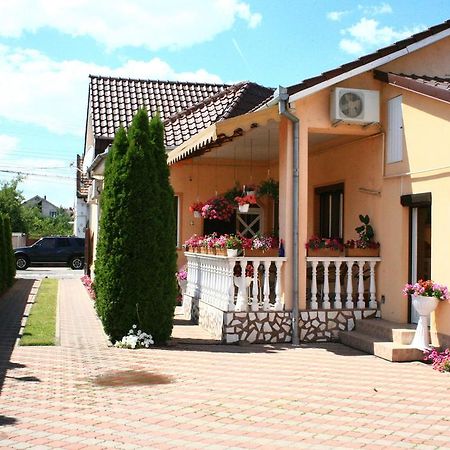Radena Hotel Arad Exterior photo