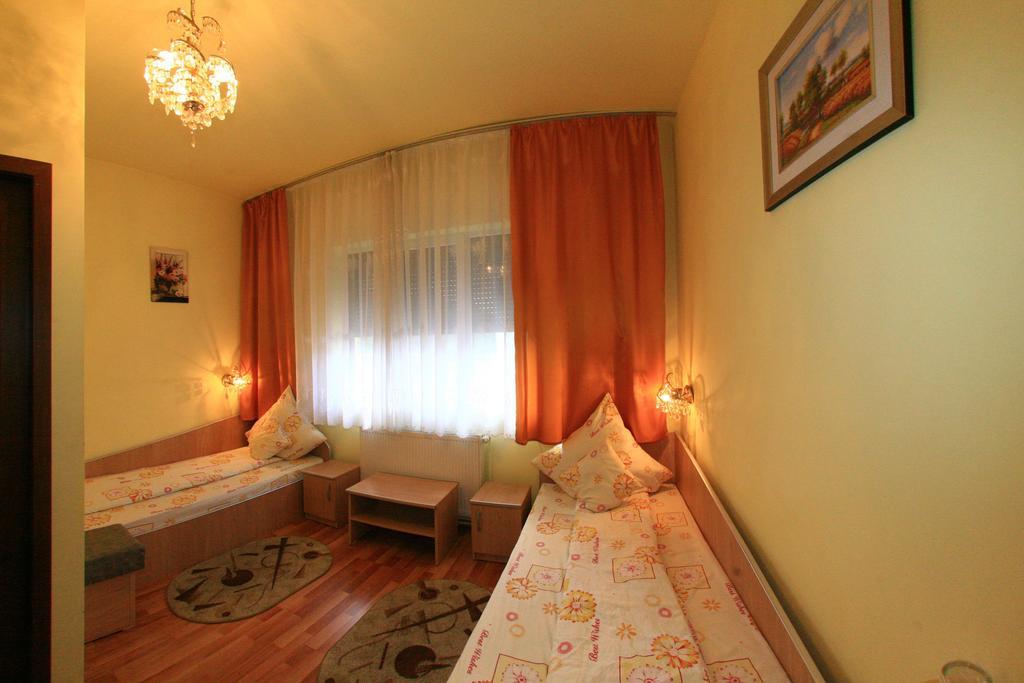 Radena Hotel Arad Room photo
