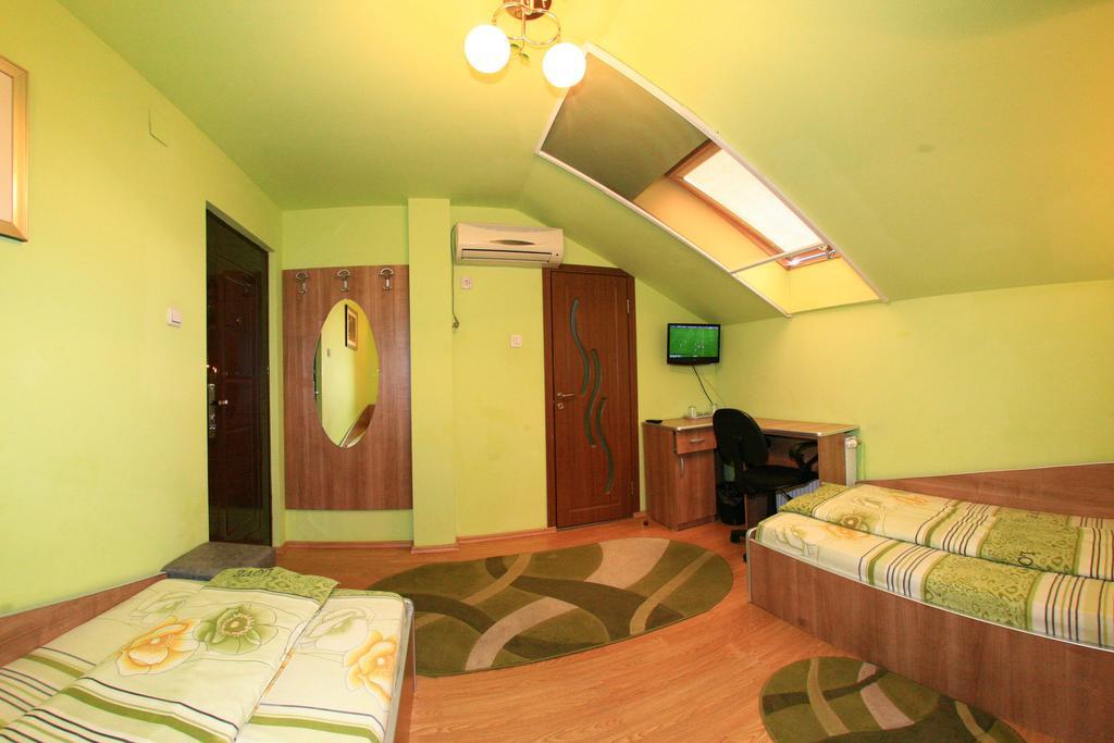 Radena Hotel Arad Room photo