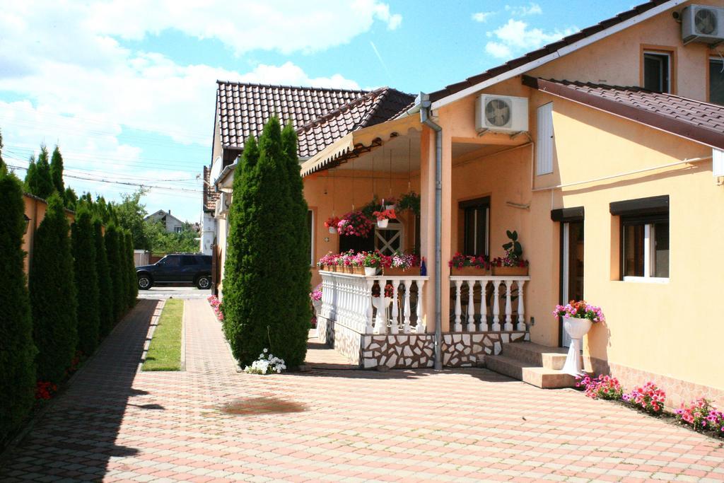 Radena Hotel Arad Exterior photo