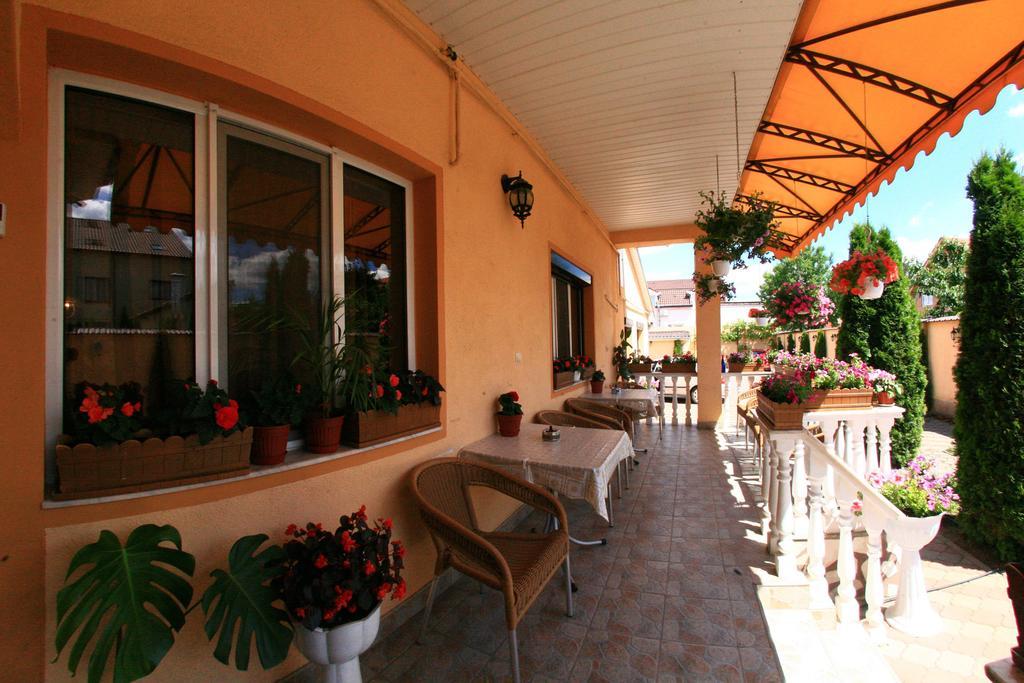 Radena Hotel Arad Exterior photo